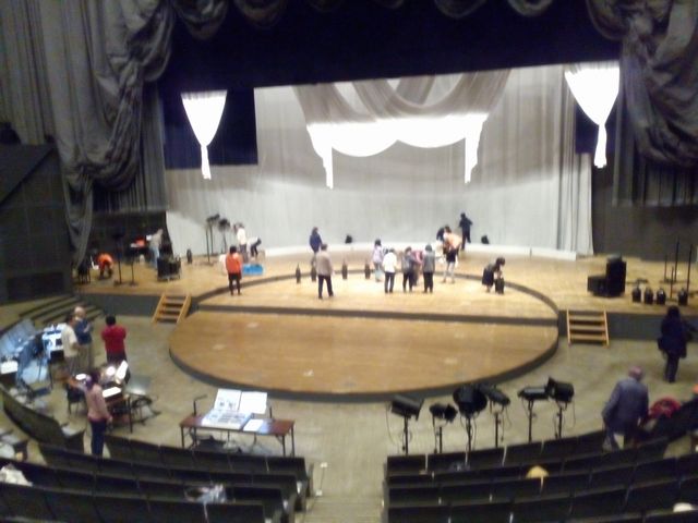 客席から見たステージ