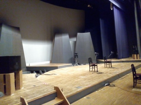 無人のステージ